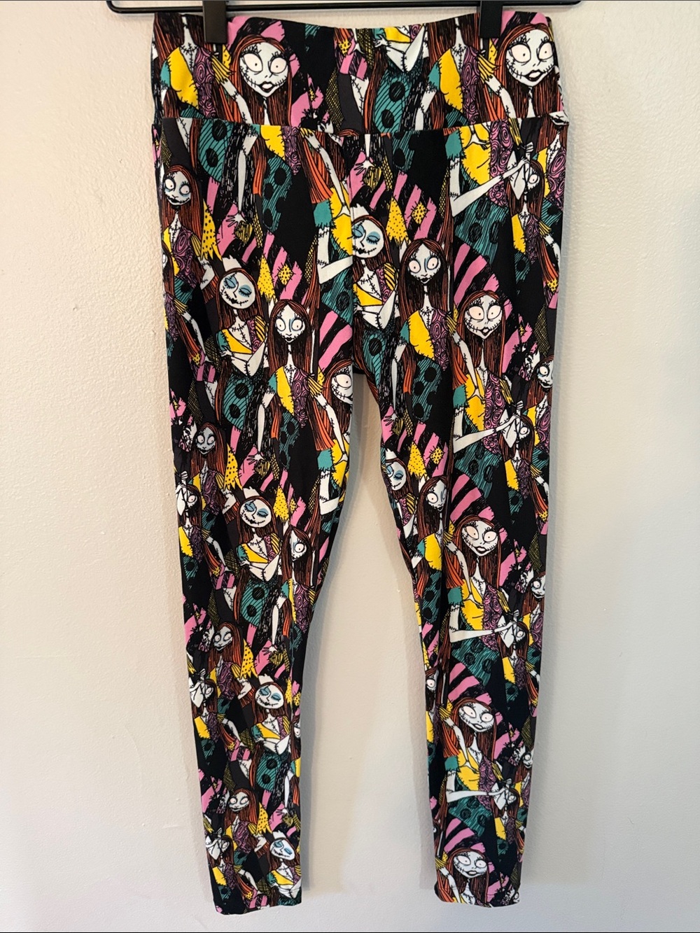 LuLaRoe DISNEY NIGHTMARE BEFORE CHRISTMAS Sally Leggings